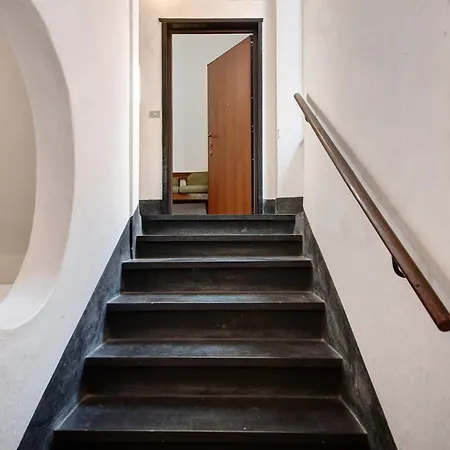 Piazza 100 Croci Διαμέρισμα *