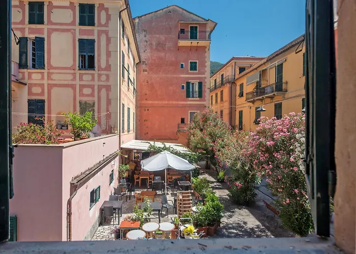 Piazza 100 Croci Daire *