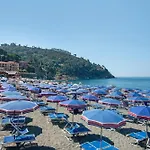 Piazza 100 Croci * Bonassola