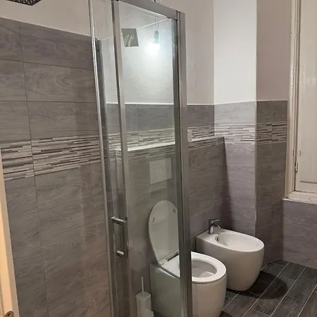Piazza 100 Croci Apartment *