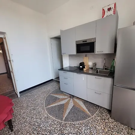 Piazza 100 Croci Apartment *