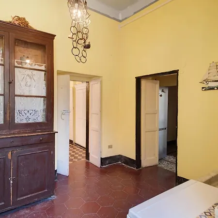 Piazza 100 Croci Apartment *