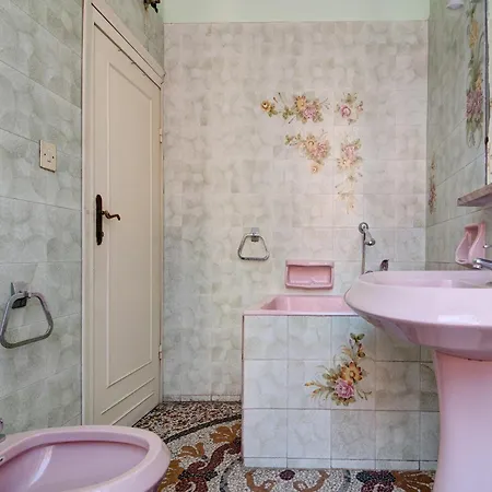 Apartment Piazza 100 Croci Bonassola