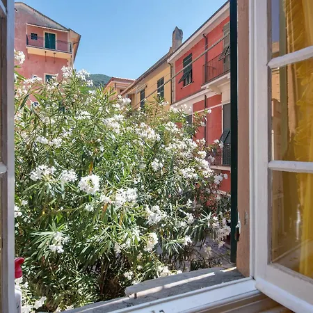 Piazza 100 Croci * Bonassola