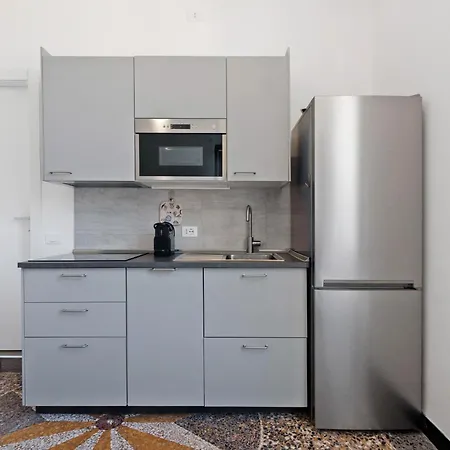 Piazza 100 Croci * בונאסולה