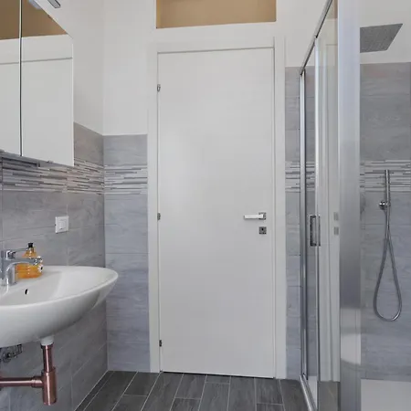 Piazza 100 Croci * בונאסולה